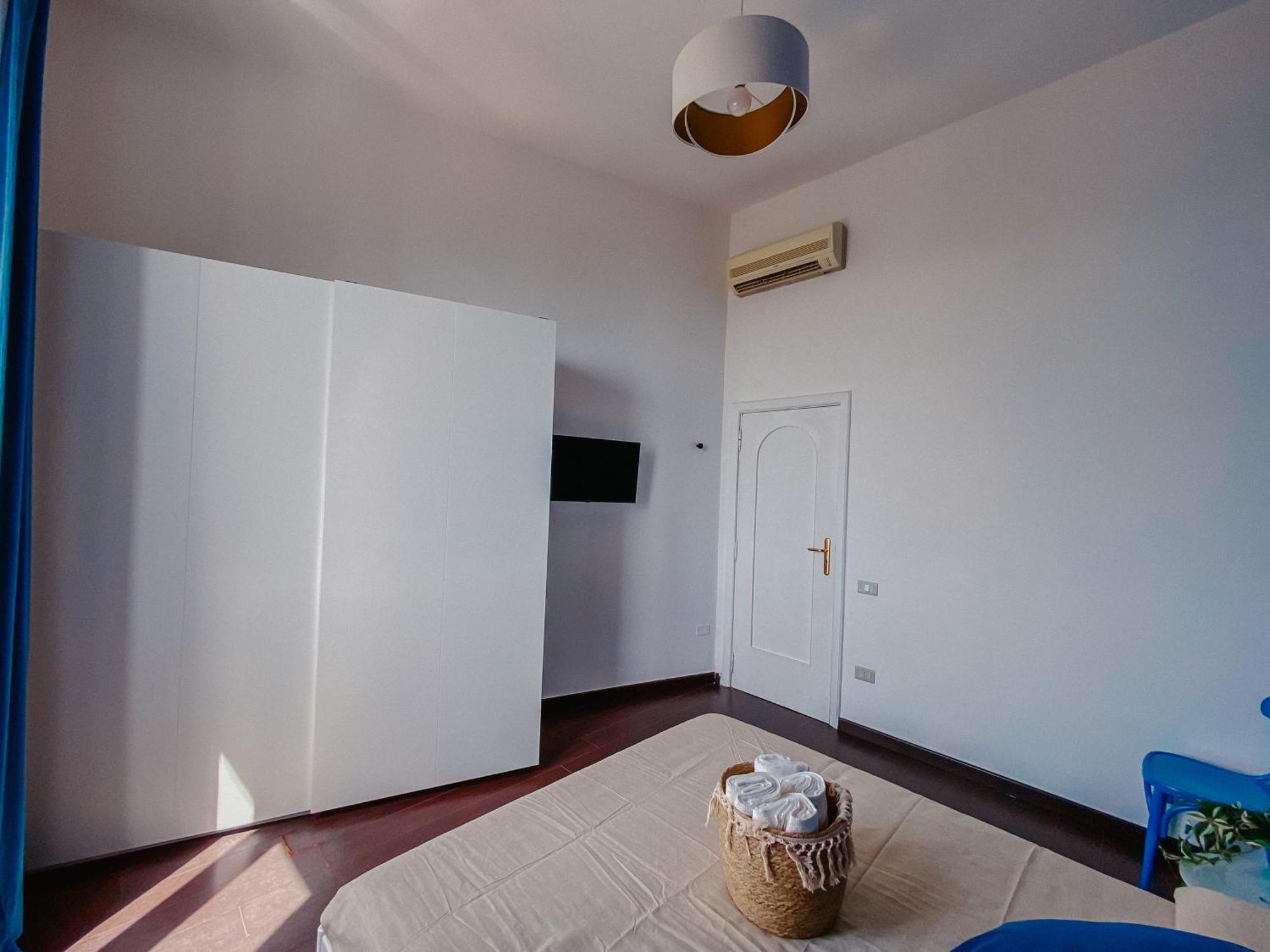 Blue Sea View Apartment 萨莱诺 外观 照片